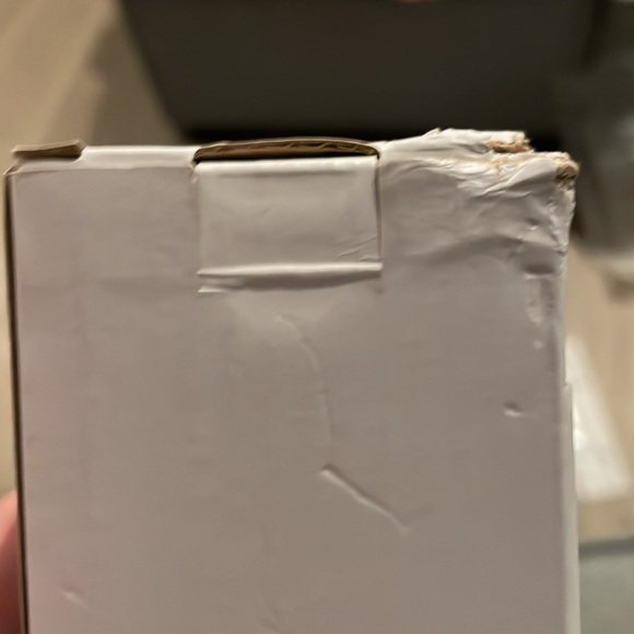 NIB Mark and Graham Electric wine opener. Puppy nibbled box. Great to have! - Picture 5 of 5